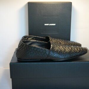 Yves SAINT LAURENT